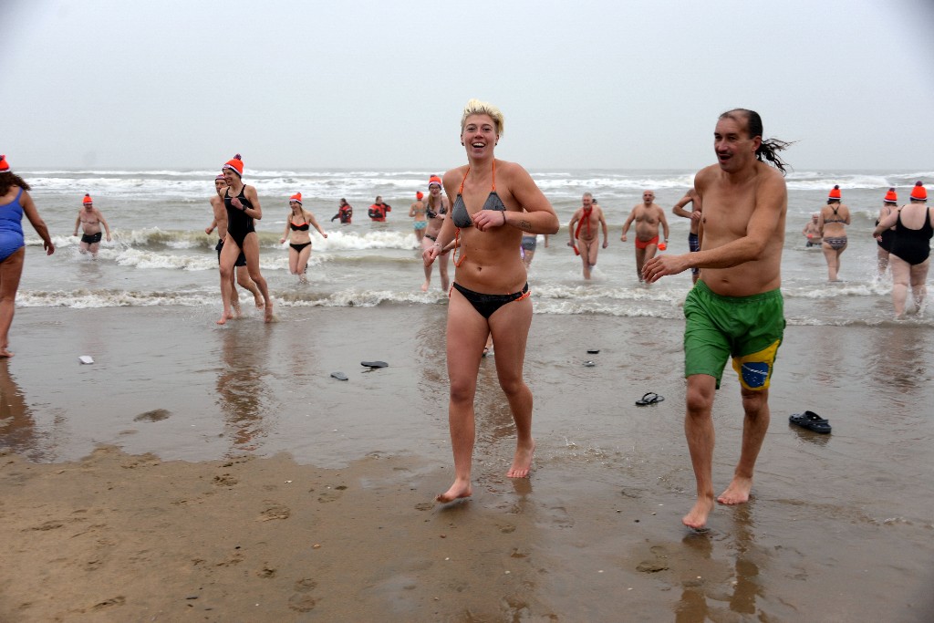 ../Images/Nieuwjaarsduik Nederzandt 2017 077.jpg